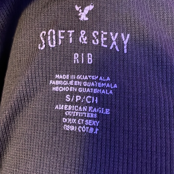 American eagle soft and sexy cold shoulder tank - Picture 2 of 3